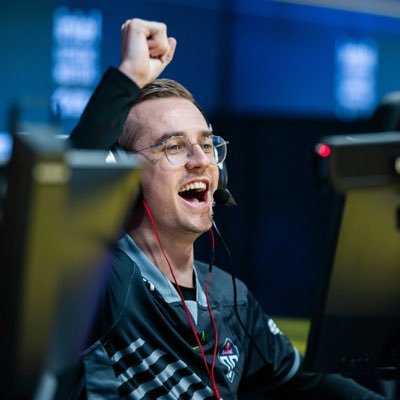 Profile photo of Fashr, Solana on-chain trader (wallet 719s…qFYz)