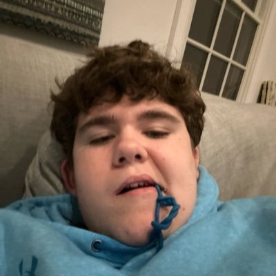 Profile photo of dust, Solana on-chain trader (wallet FzVQ…ZmND)